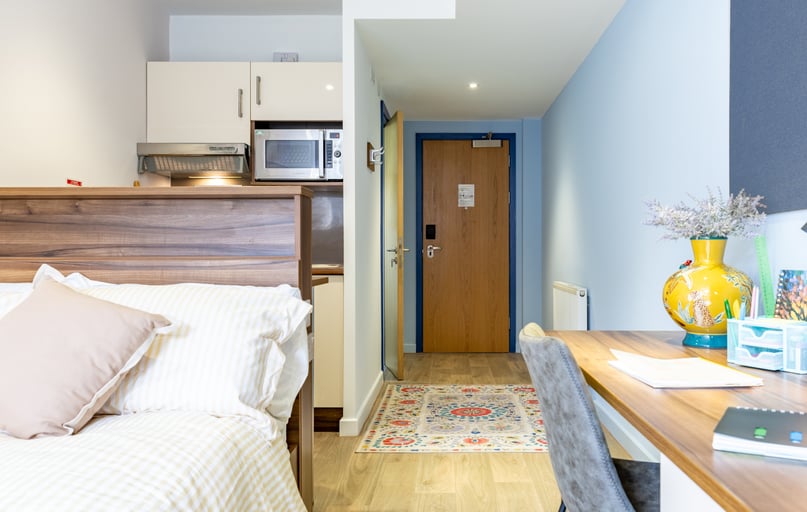 Luxury Studio, Central Studios, 4 Greyfriars Road, City Centre, Reading - Image 1